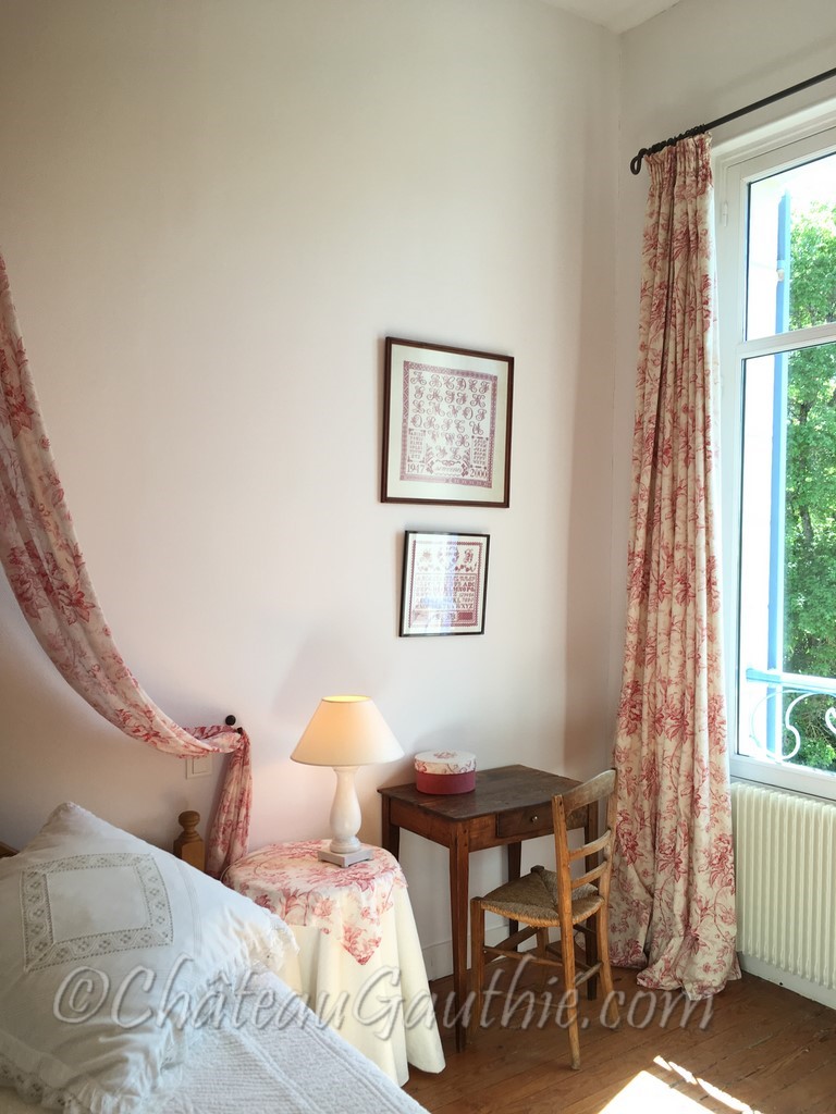 Romantique Chambre Hibiscus Rouge