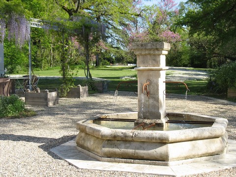 Fontaine de pierre